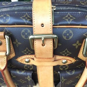 Additional Photos LV Monogram Manhattan GM